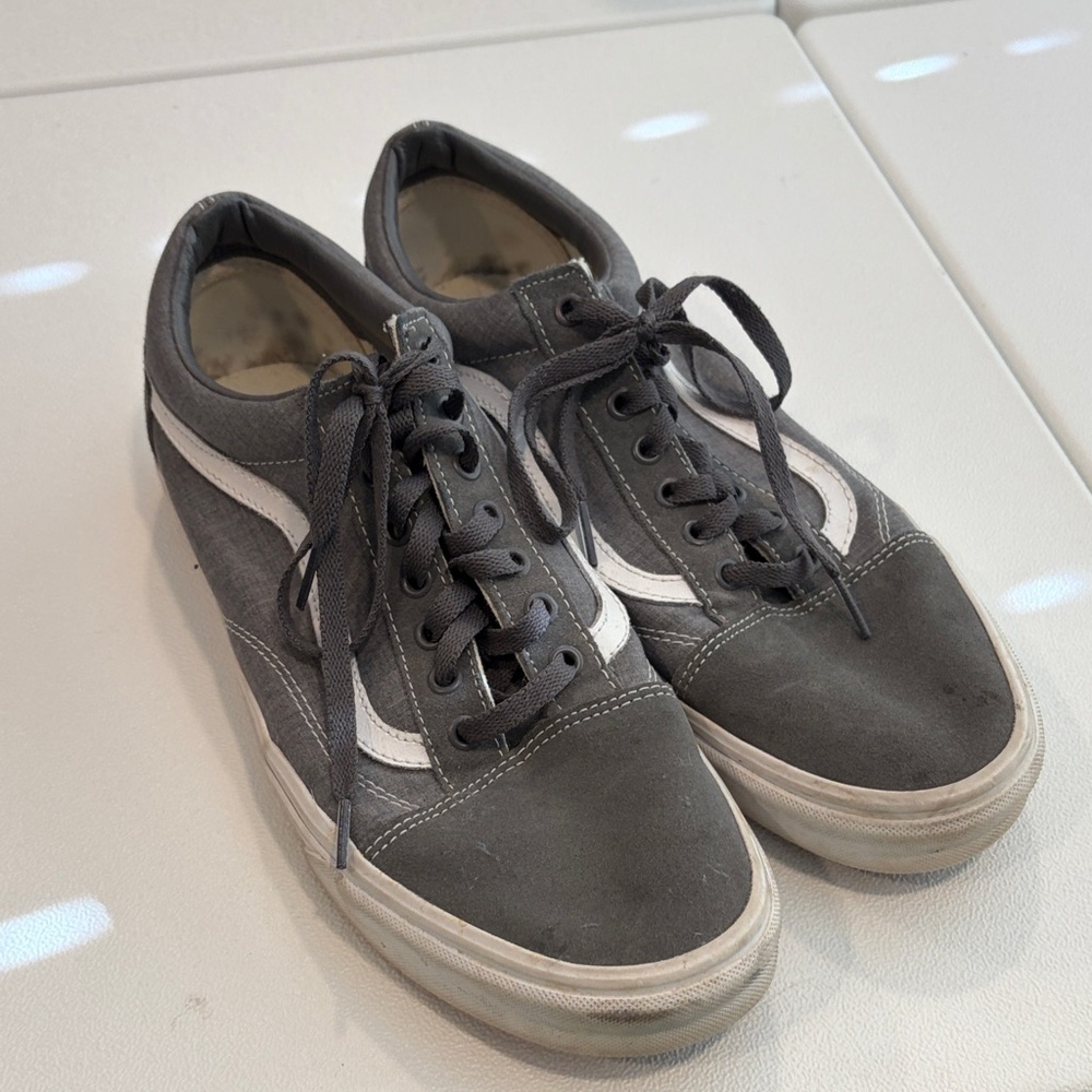 Vans Men's Gray and White Sneakers